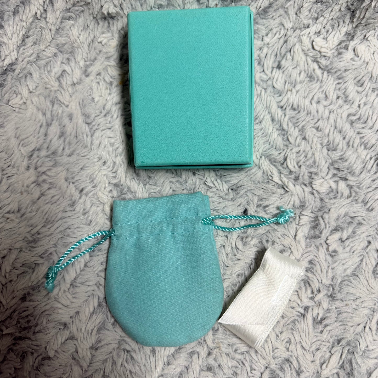 TIFFANY & CO. Jewerly Pouch 3.60x2.90” + Box 3.75x3.10x1.40” + Original Ribbon