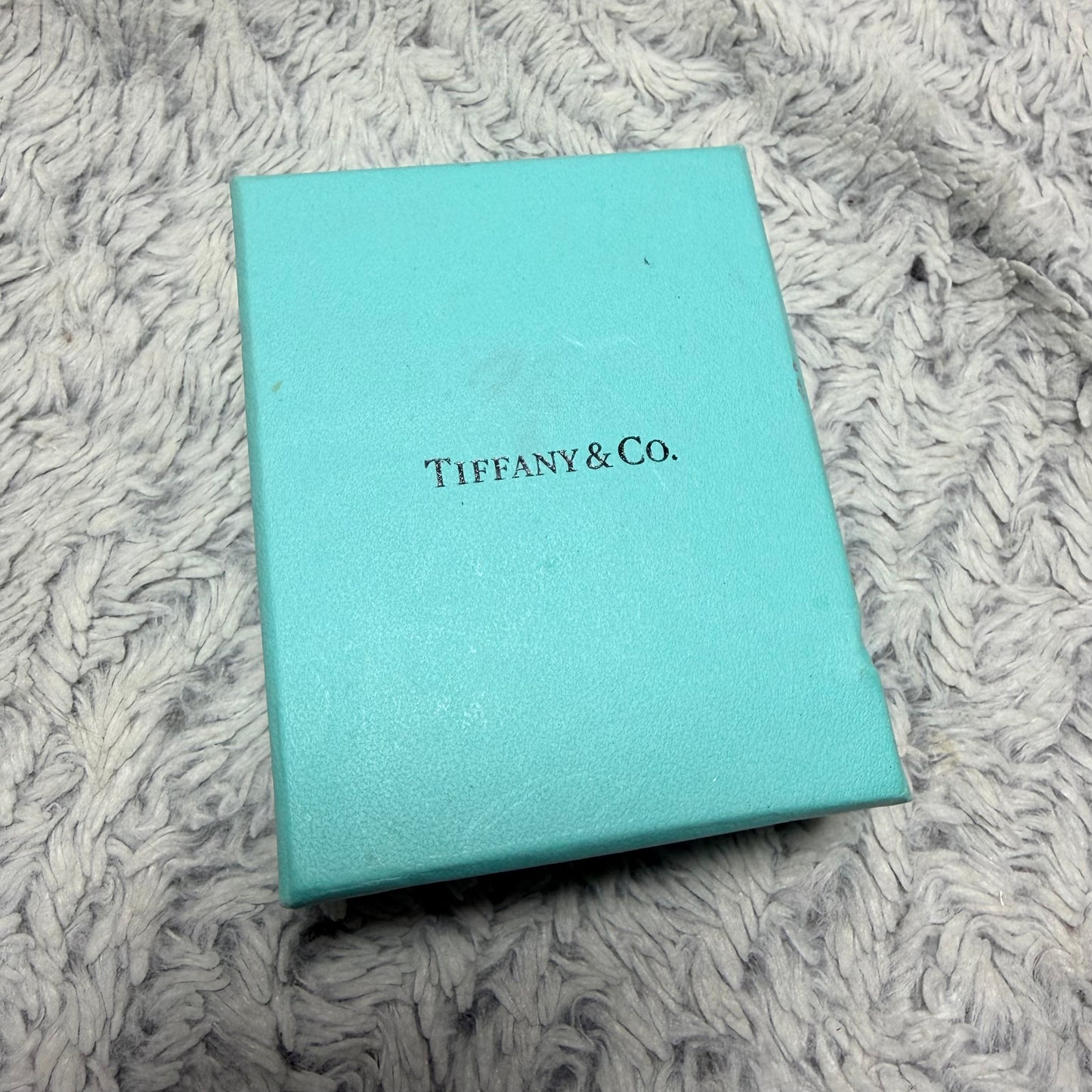 TIFFANY & CO. Jewerly Pouch 3.5x2.80” + Box 3.90x3.05x1.45” + Original Ribbon