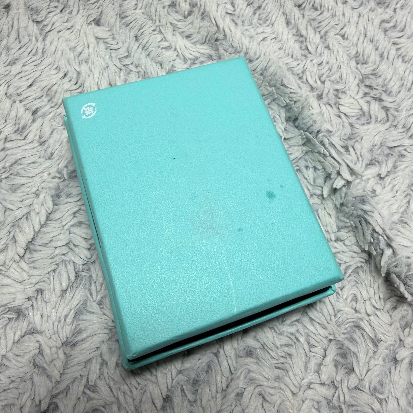 TIFFANY & CO. Jewerly Pouch 3.5x2.80” + Box 3.90x3.05x1.45” + Original Ribbon