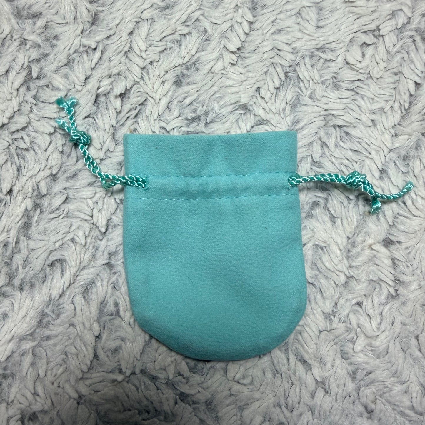 TIFFANY & CO. Jewerly Pouch 3.5x2.80” + Box 3.90x3.05x1.45” + Original Ribbon