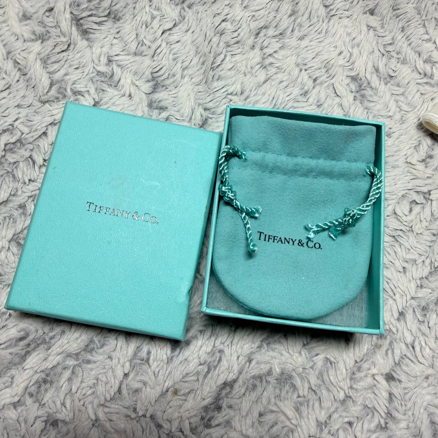 TIFFANY & CO. Jewerly Pouch 3.5x2.80” + Box 3.90x3.05x1.45” + Original Ribbon