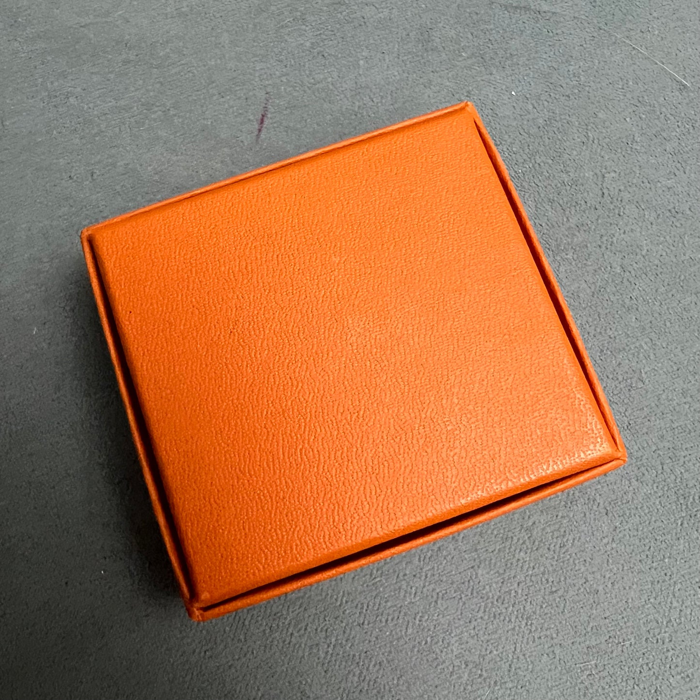 HERMES Goods Box 2.75x2.60x0.90 inches + Wrapping Paper