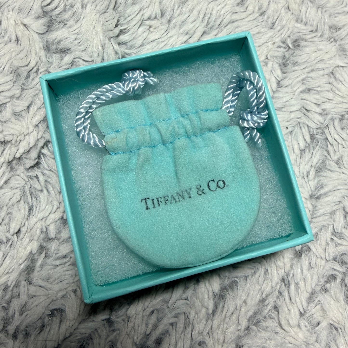 TIFFANY & CO. Jewerly Pouch 2.60x2.20” + Box 3.10x3.10x1.70” + Original Ribbon