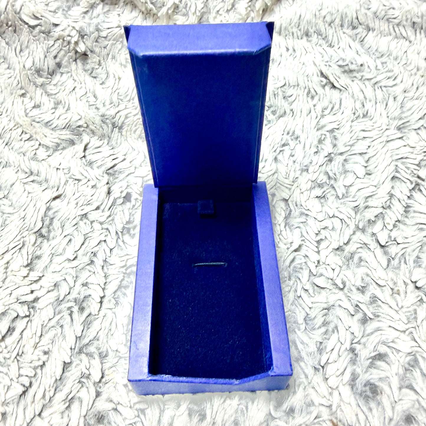 SWAROVSKI Earrings/Chain Box 3.20x2.20x0.90 inches