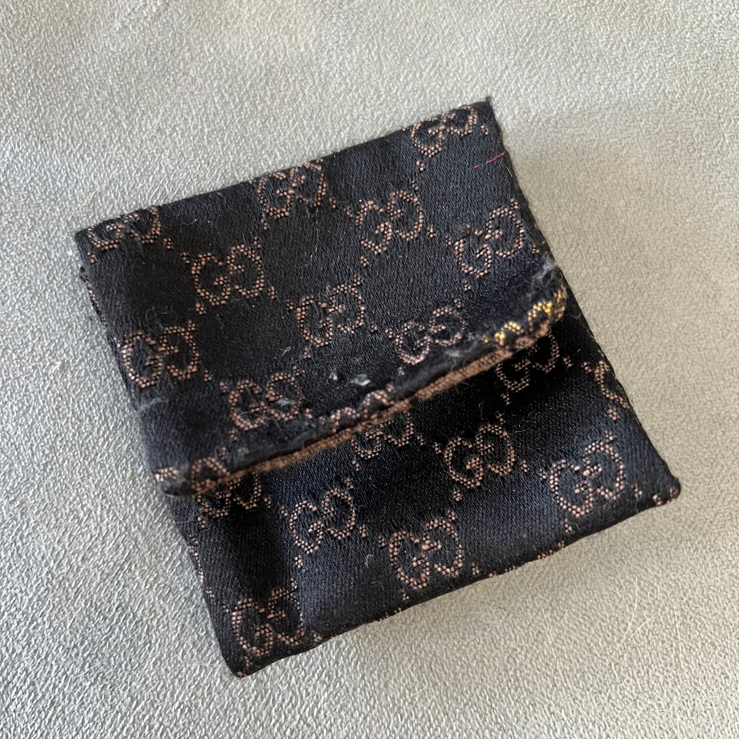 GUCCI Jewerly Box 2.80x2.80x1.80 inches + Pouch