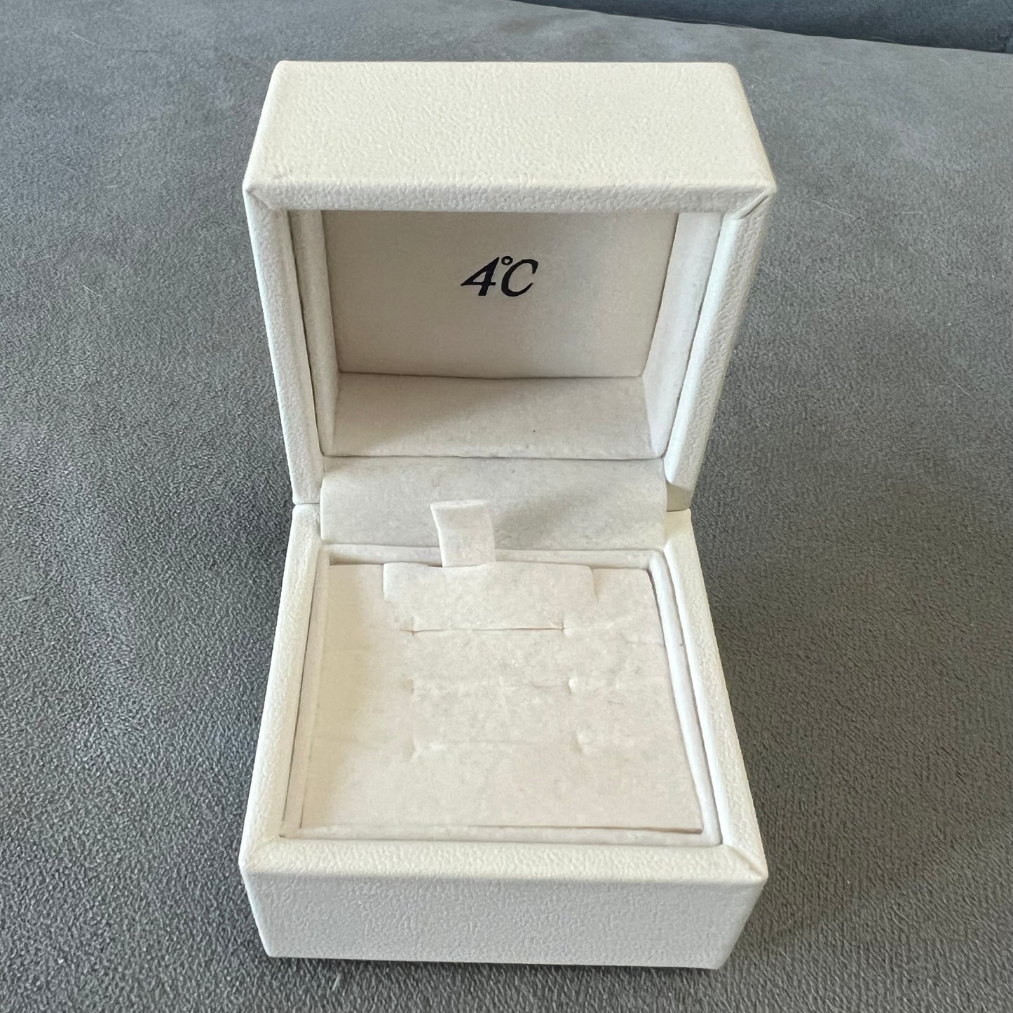 4C Ring/Earrings Box 2.10x2.10x1.90 inches