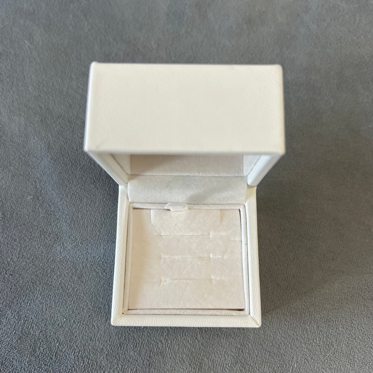 4C Ring/Earrings Box 2.10x2.10x1.90 inches