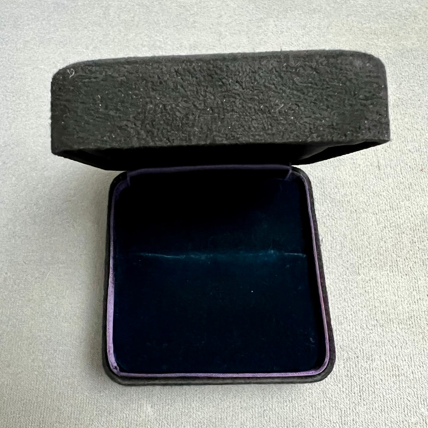 TIFFANY & Co. Black Suede Ring Box