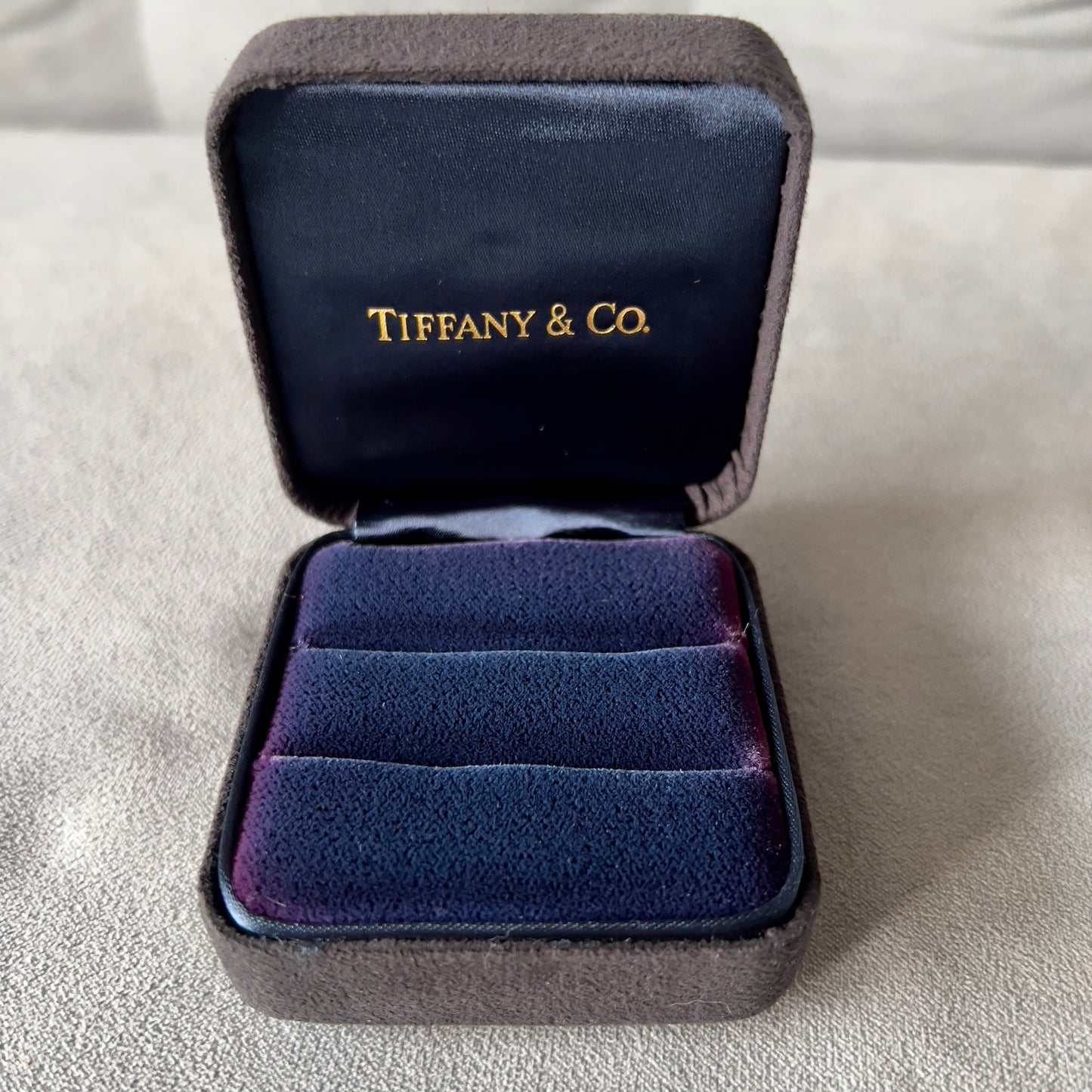 TIFFANY & CO. Double Alliance Ring Box 2.75x2.75x1.5 inches