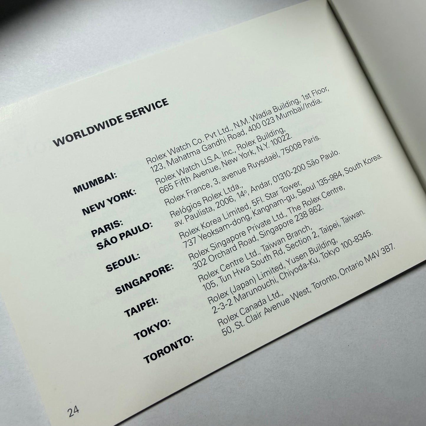 YOUR ROLEX OYSTER Booklet 2004 English