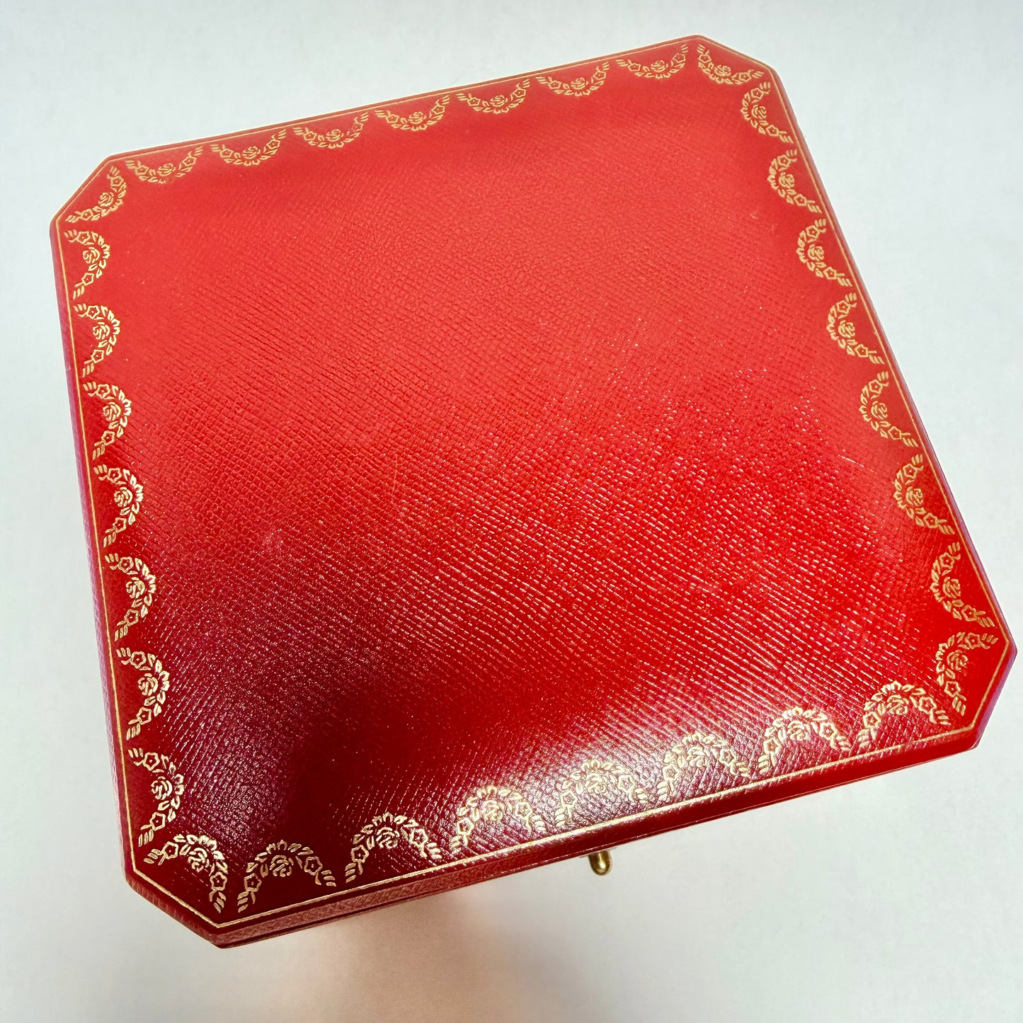 CARTIER Red Necklace/Chain Box 4.80x4.80x1.75 inches