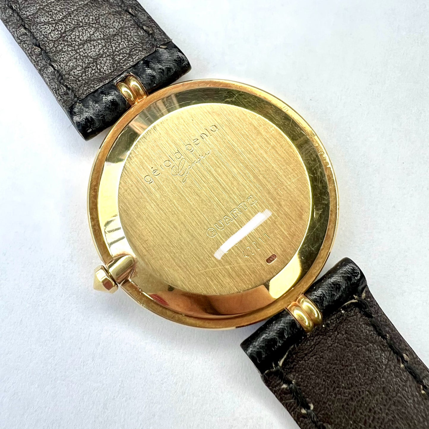 GÉRALD GENTA Quartz 30mm 18K Yellow Gold Watch 