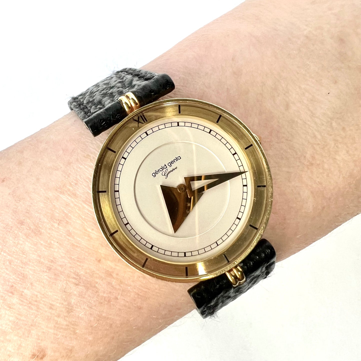 GÉRALD GENTA Quartz 30mm 18K Yellow Gold Watch 