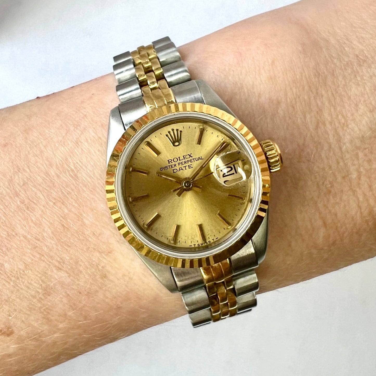 ROLEX Oyster Perpetual DATE Automatic 26mm 2 Tone Watch