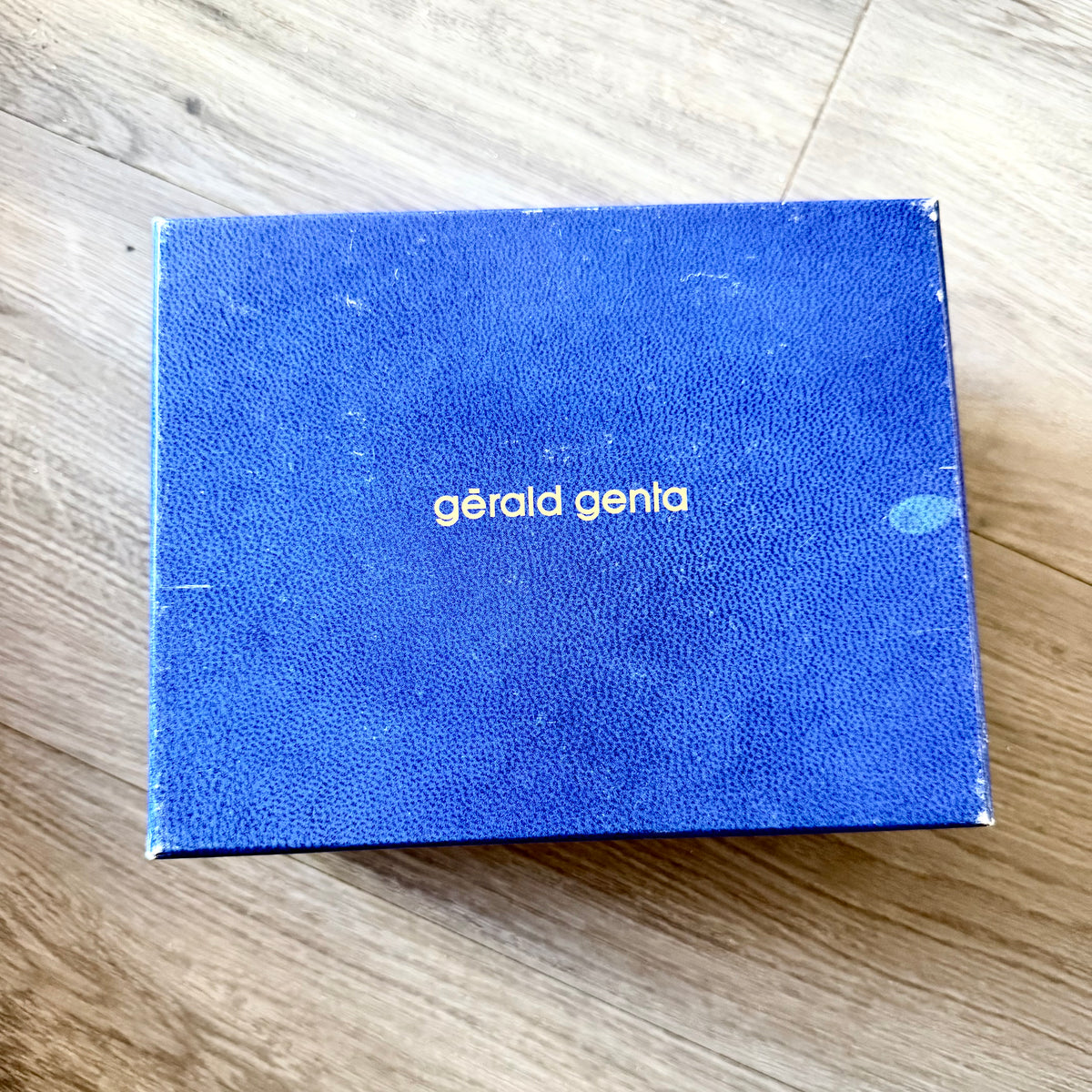 GĒRALD GENTA Blue/Cream Box + Outer Box 7.60x6x3.60 inches