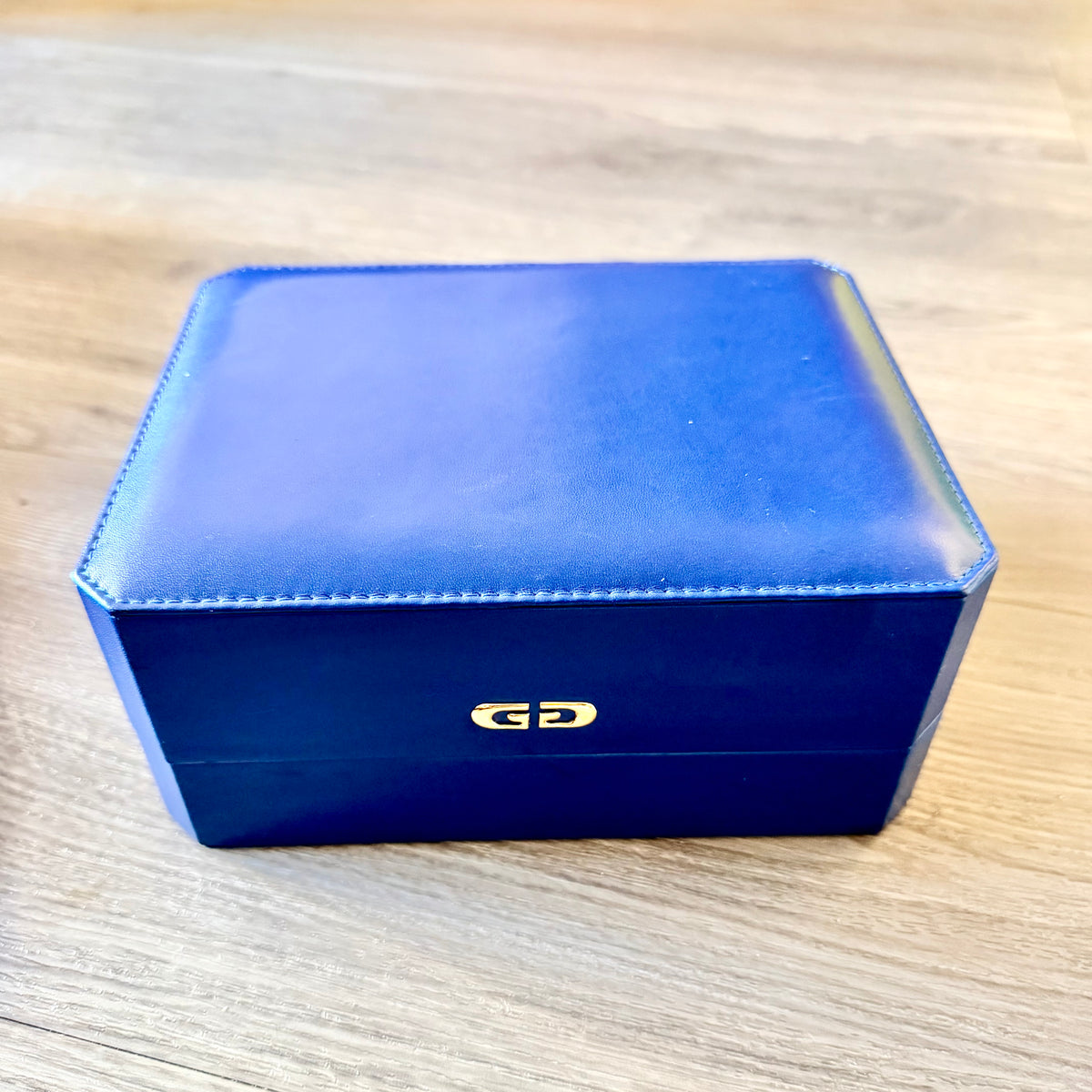 GĒRALD GENTA Blue/Cream Box + Outer Box 7.60x6x3.60 inches