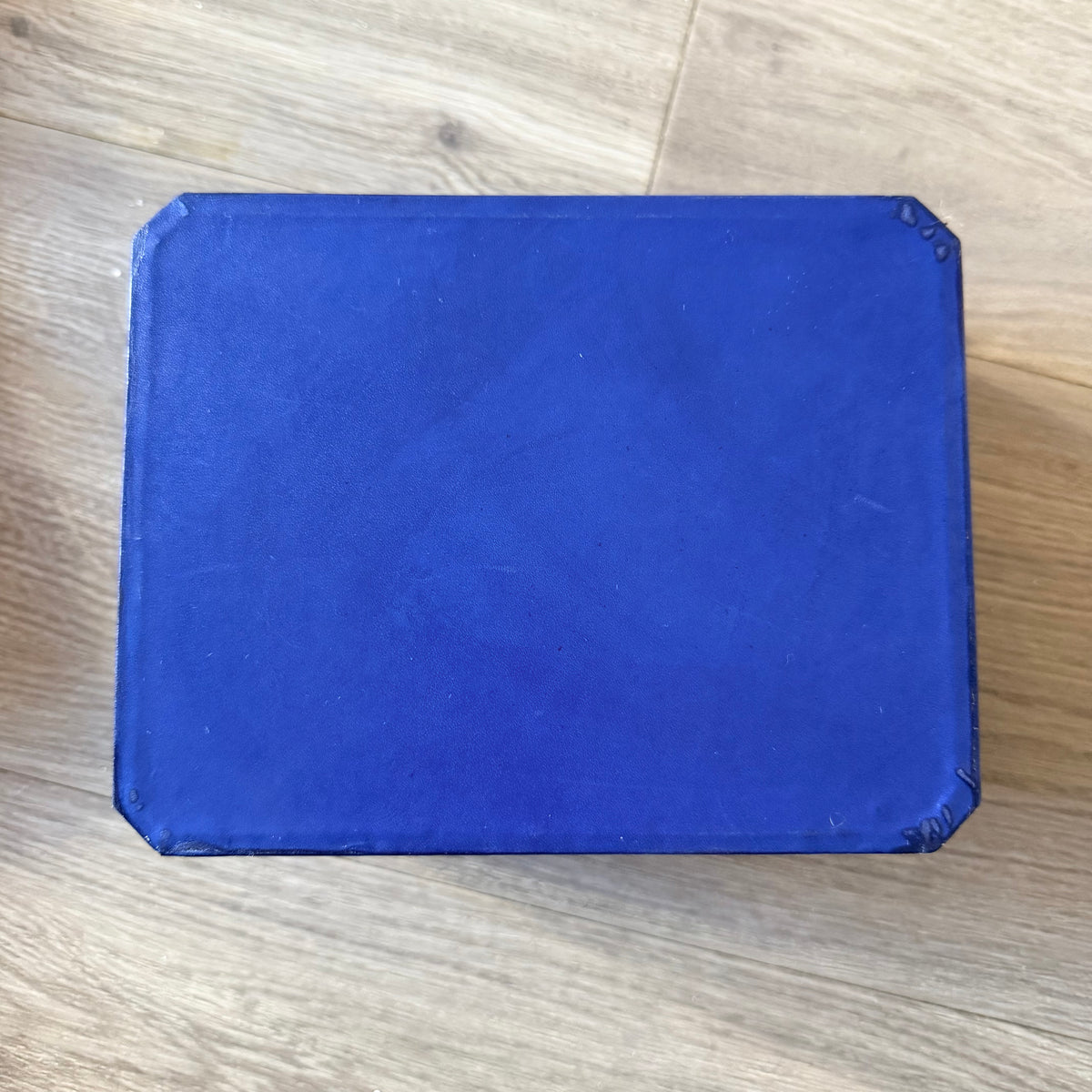 GĒRALD GENTA Blue/Cream Box + Outer Box 7.60x6x3.60 inches