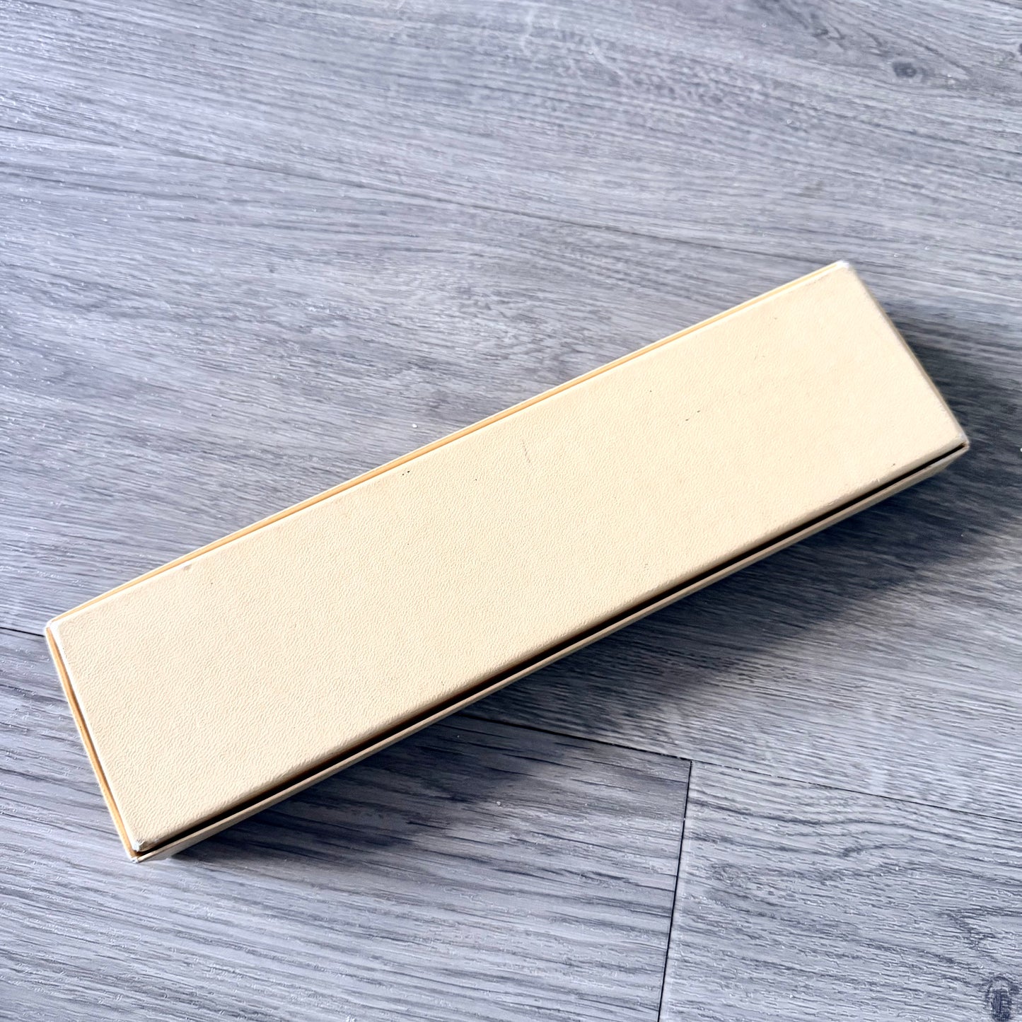 GĒRALD GENTA Tan Genuine Leather Box + Outer Box 11x2.90x1.20”