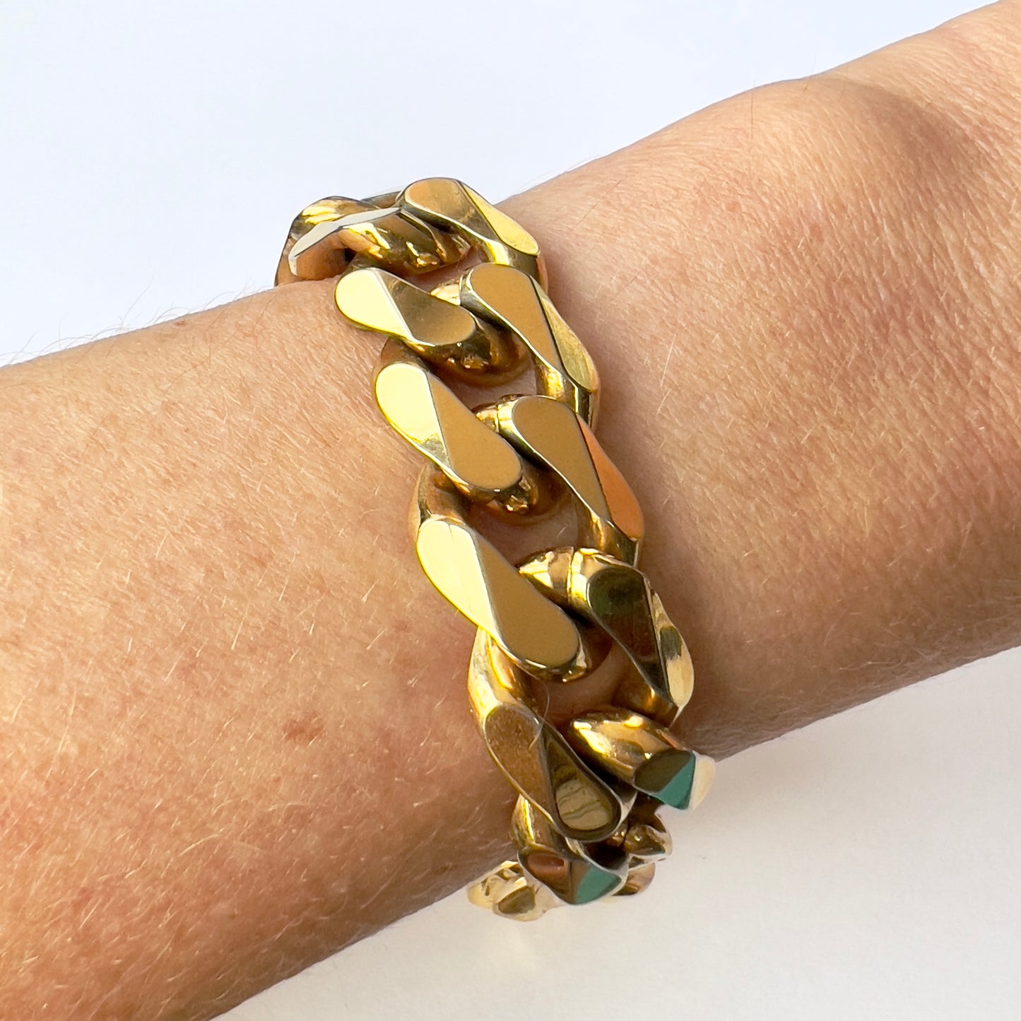 NINA RICCI Gold Tone Chain Bracelet