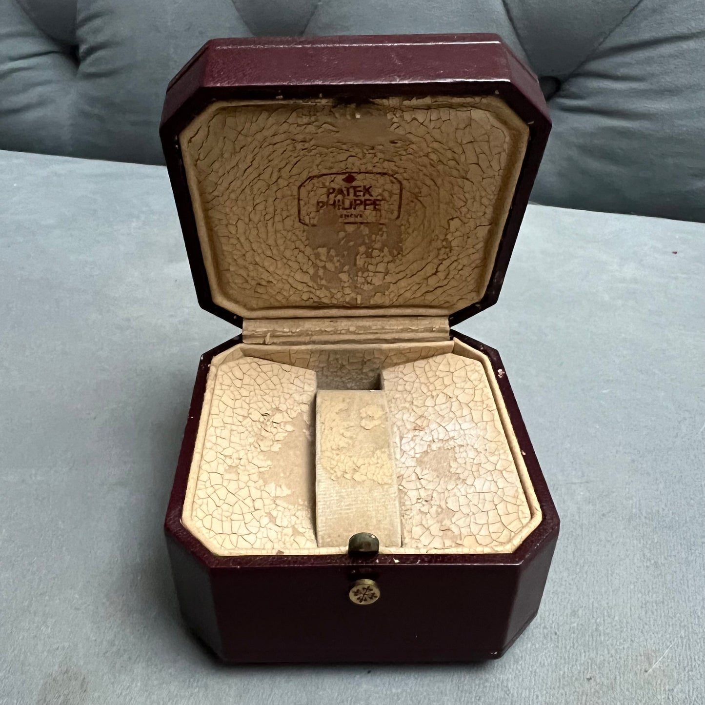 PATEK PHILIPPE Box + Outer Box 4.20x4.20x2.90 inches