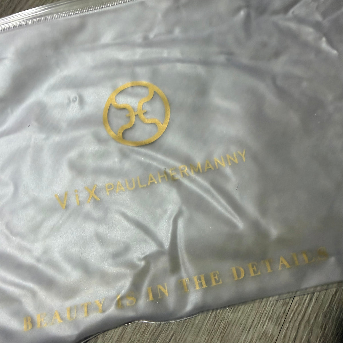VIX Paulahermanny Clear Plastic Zipper with Gold Logo Bag Pouch 11.90x8.25”