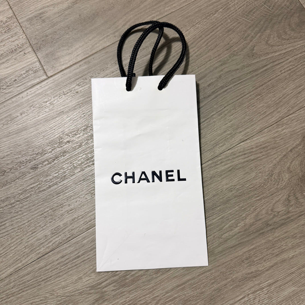 CHANEL White Paper Shopping Gift Bag 8.5x4.75x2.80”
