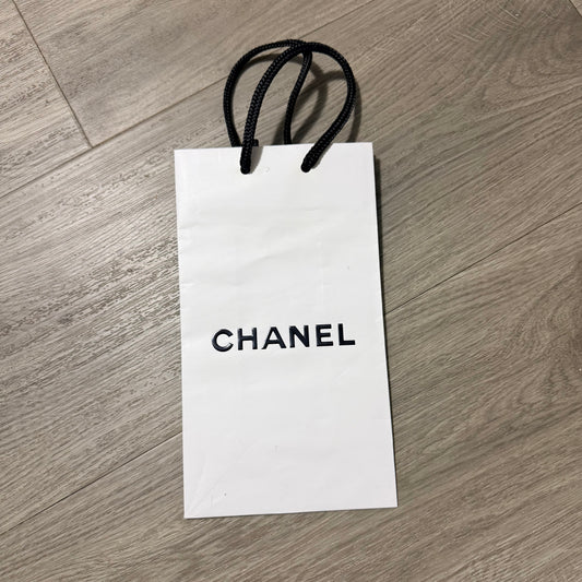 CHANEL White Paper Shopping Gift Bag 8.5x4.75x2.80”