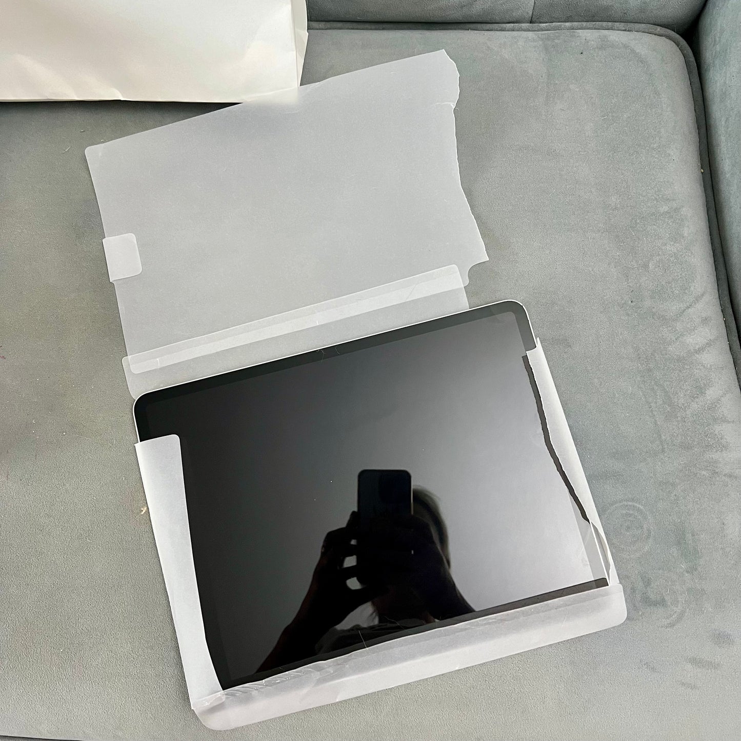 IPAD PRO Model A2229 Silver 13 inches 128GB NEW Screen