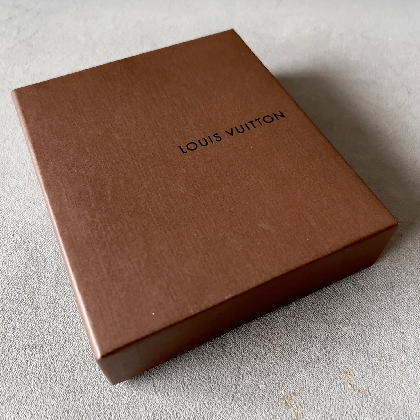 LOUIS VUITTON Goods Box 5.90x5x1.75 inches + Pouch