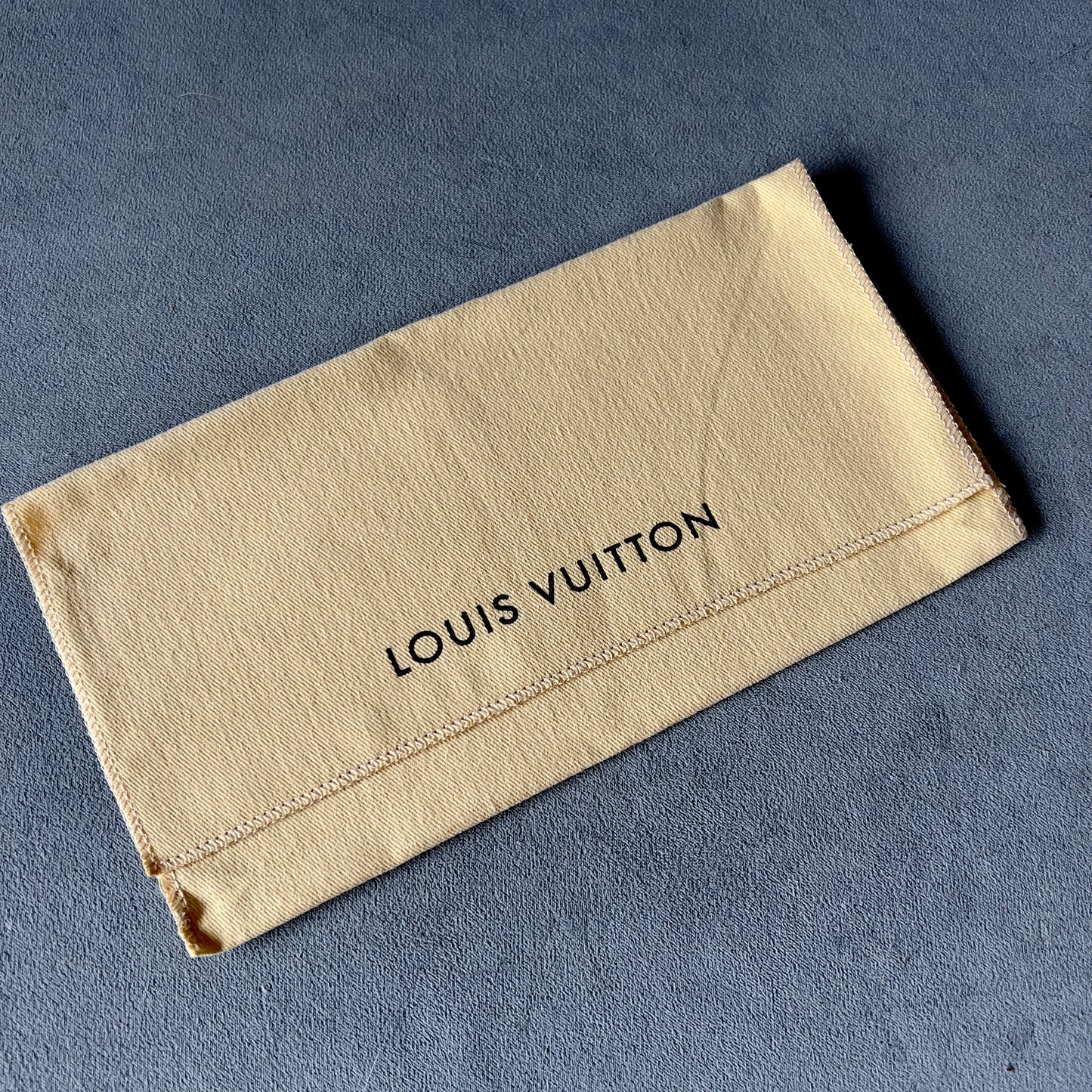 LOUIS VUITTON Goods Box 5.90x5x1.75 inches + Pouch