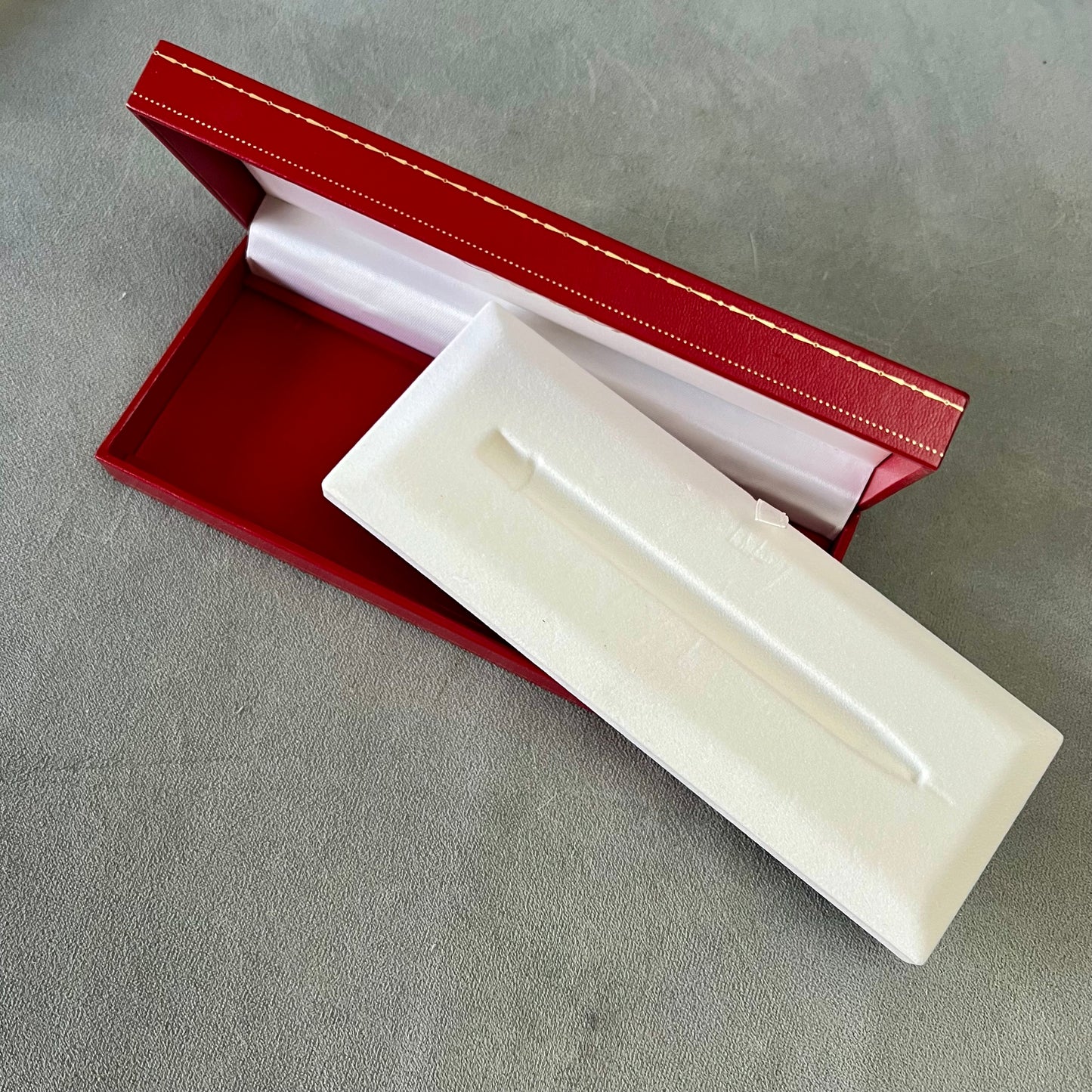 CARTIER STYLO BILLE MUST II Pen Box 7x2.90x1.25 inches + Empty Certificate + Booklet