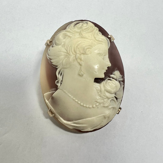 Gold Tone Cameo Brooch in Cream and Brown