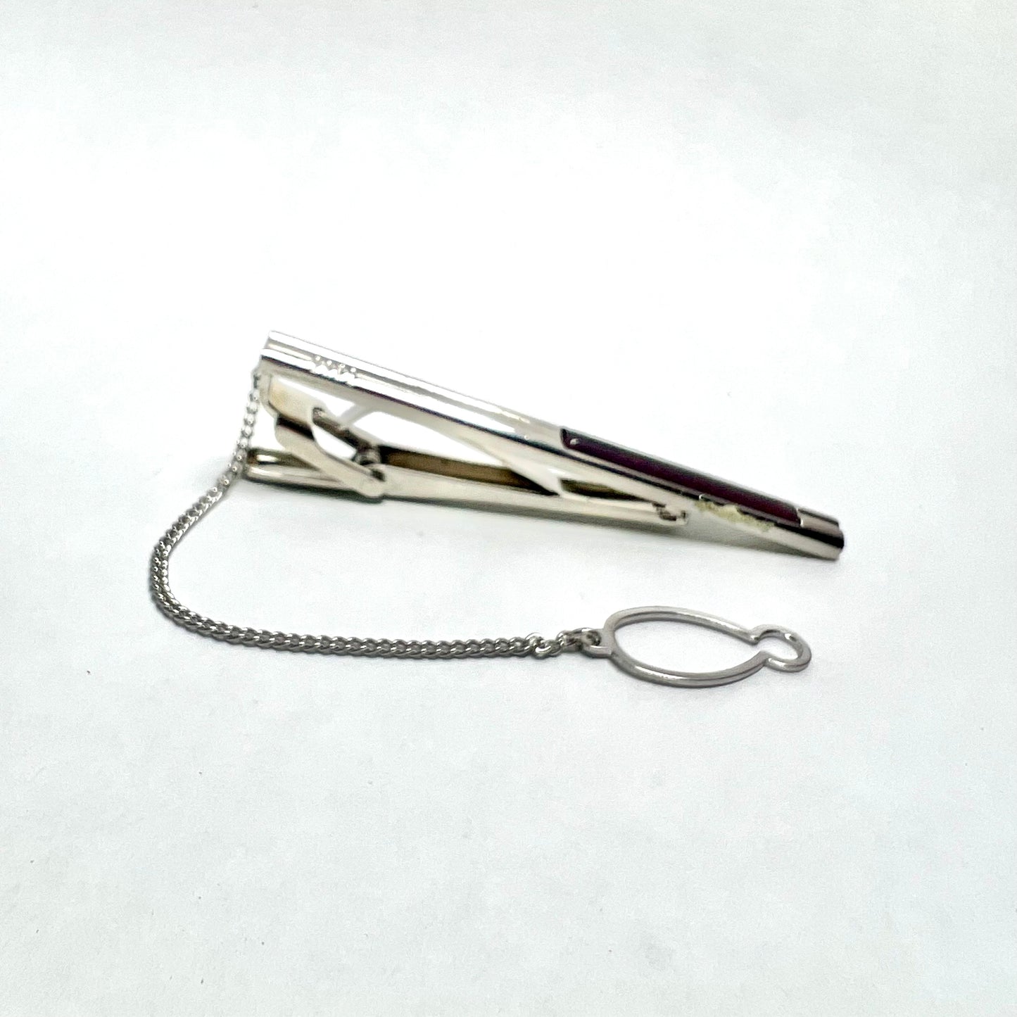 DAKS Stylish Silver Tone and Purple Tie Clip Tack with Chain