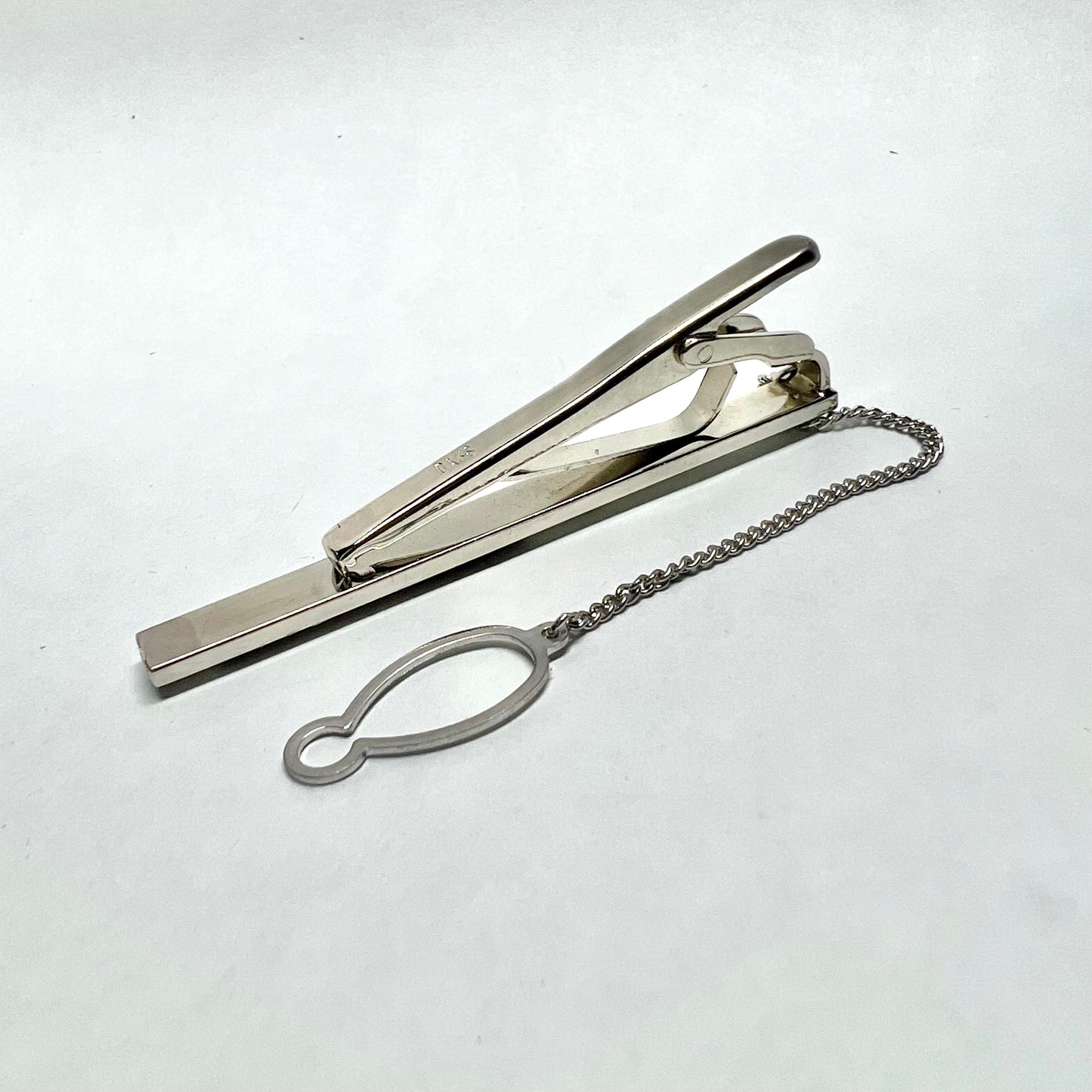 DAKS Stylish Silver Tone and Purple Tie Clip Tack with Chain