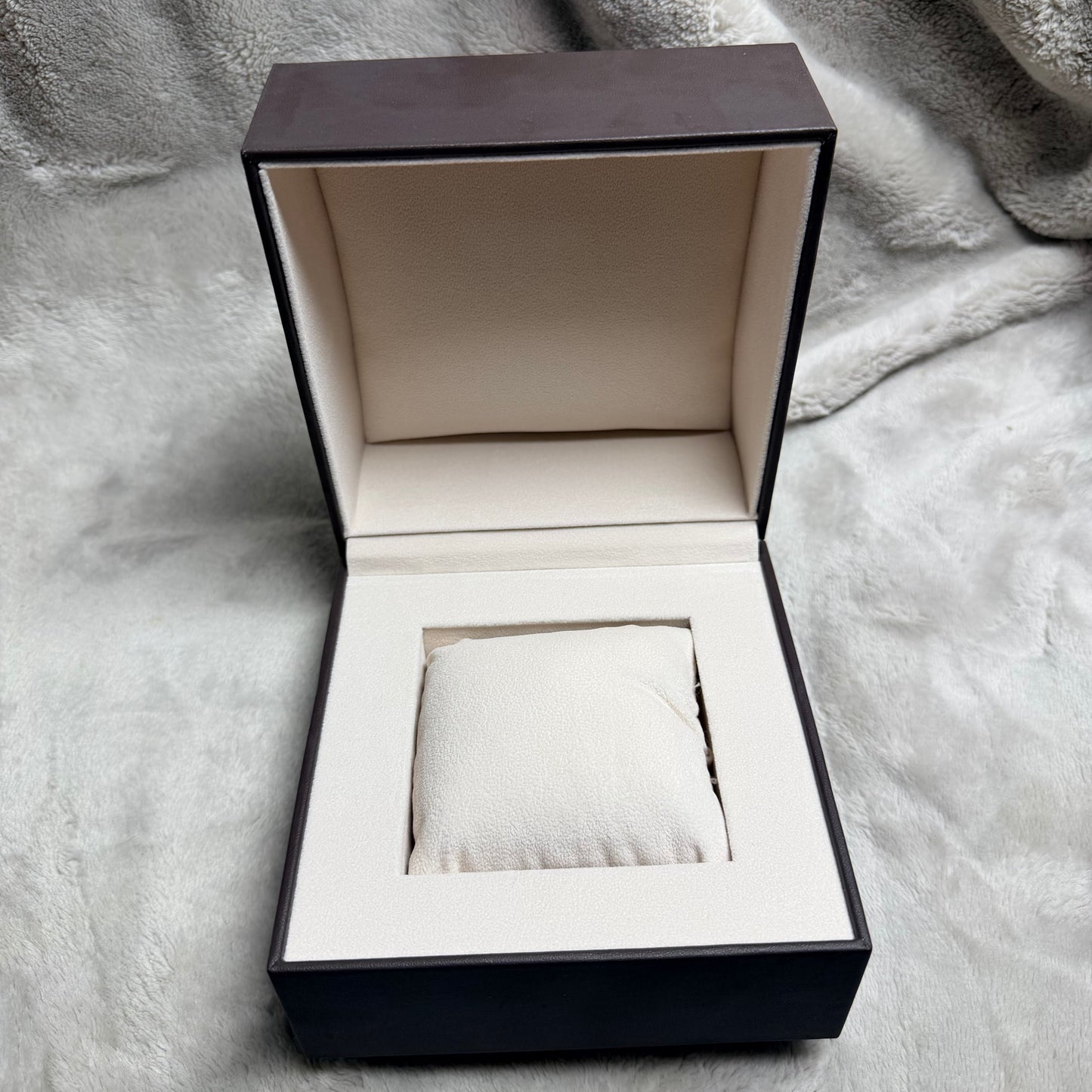 TIFFANY & CO. Box + Booklet + Outer Boxes 5.90x5.75x4.75 inches