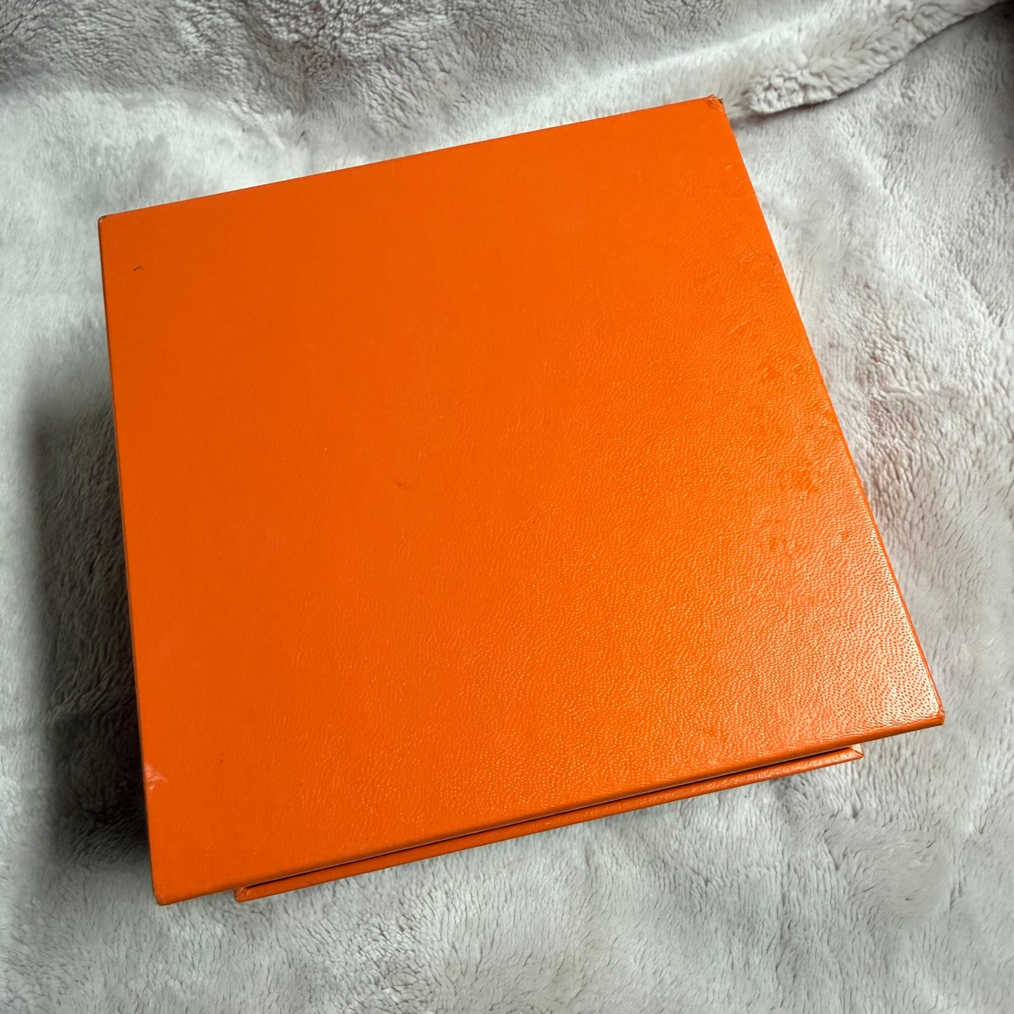 HERMES Box + Booklet 5.20x5.10x3.50 inches
