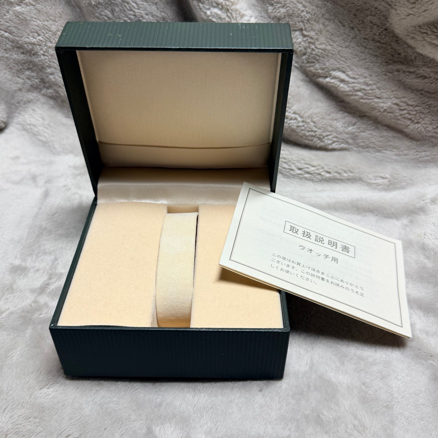 GUCCI Green Box 4.50x4.20x2.75 inches + Booklet