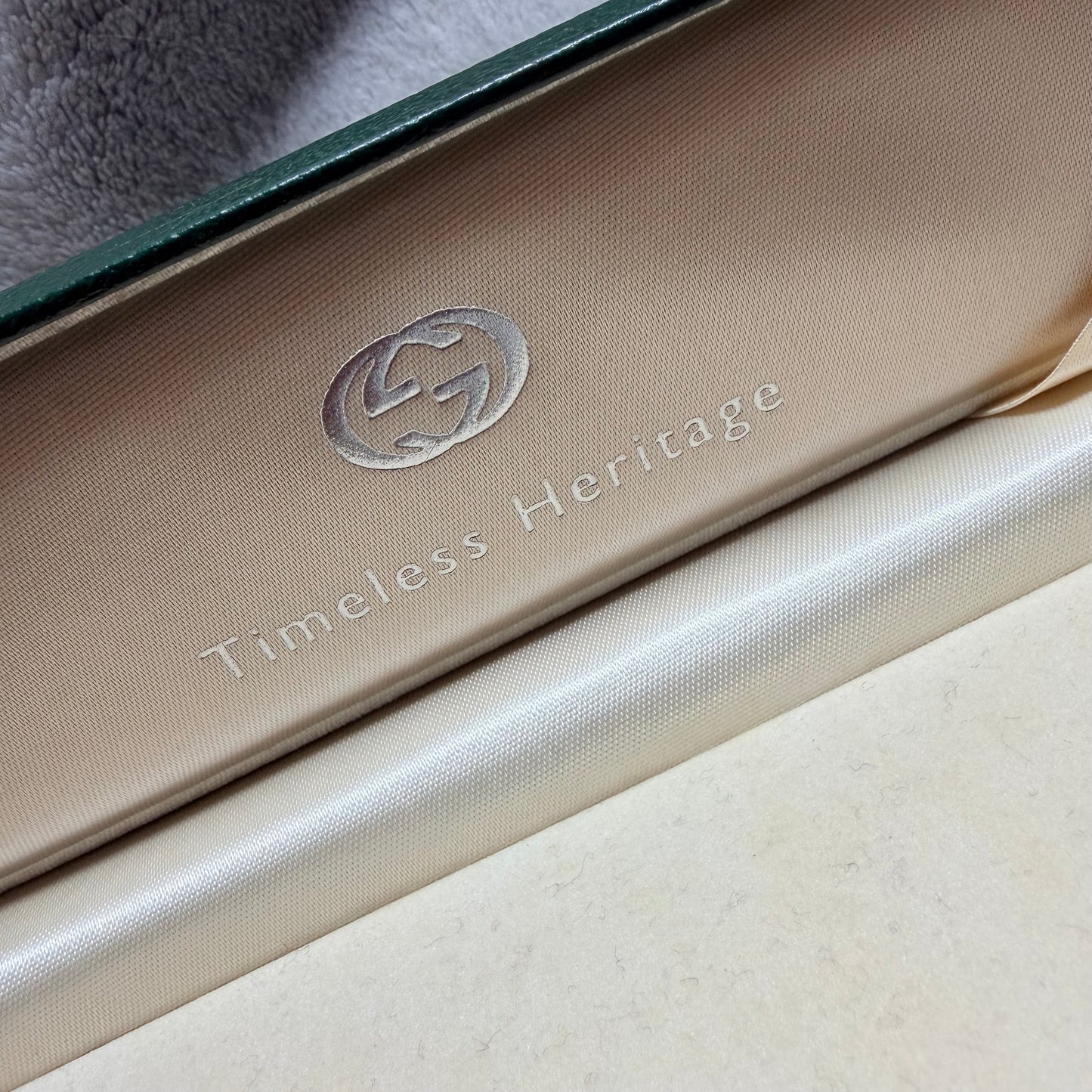 GUCCI Green Box 9.90x2.5x1.10 inches