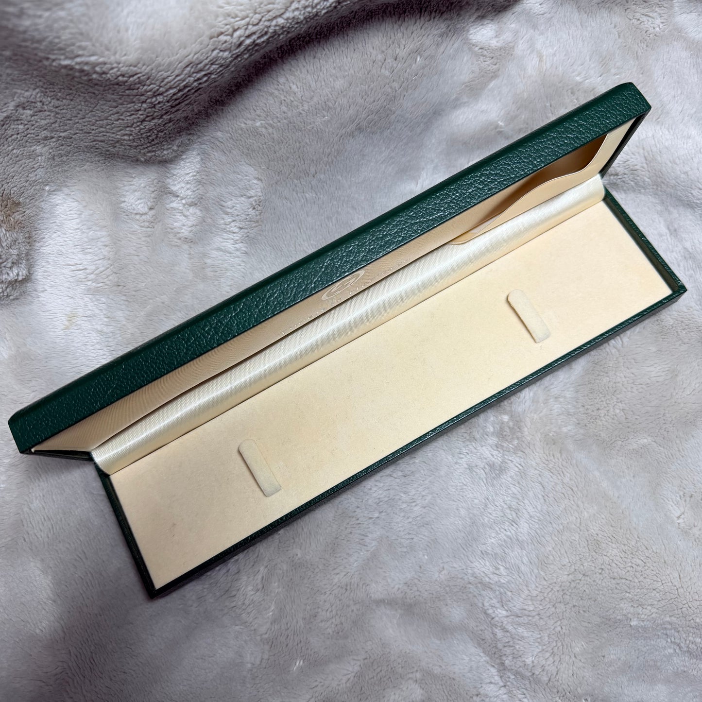 GUCCI Green Box 9.90x2.5x1.10 inches