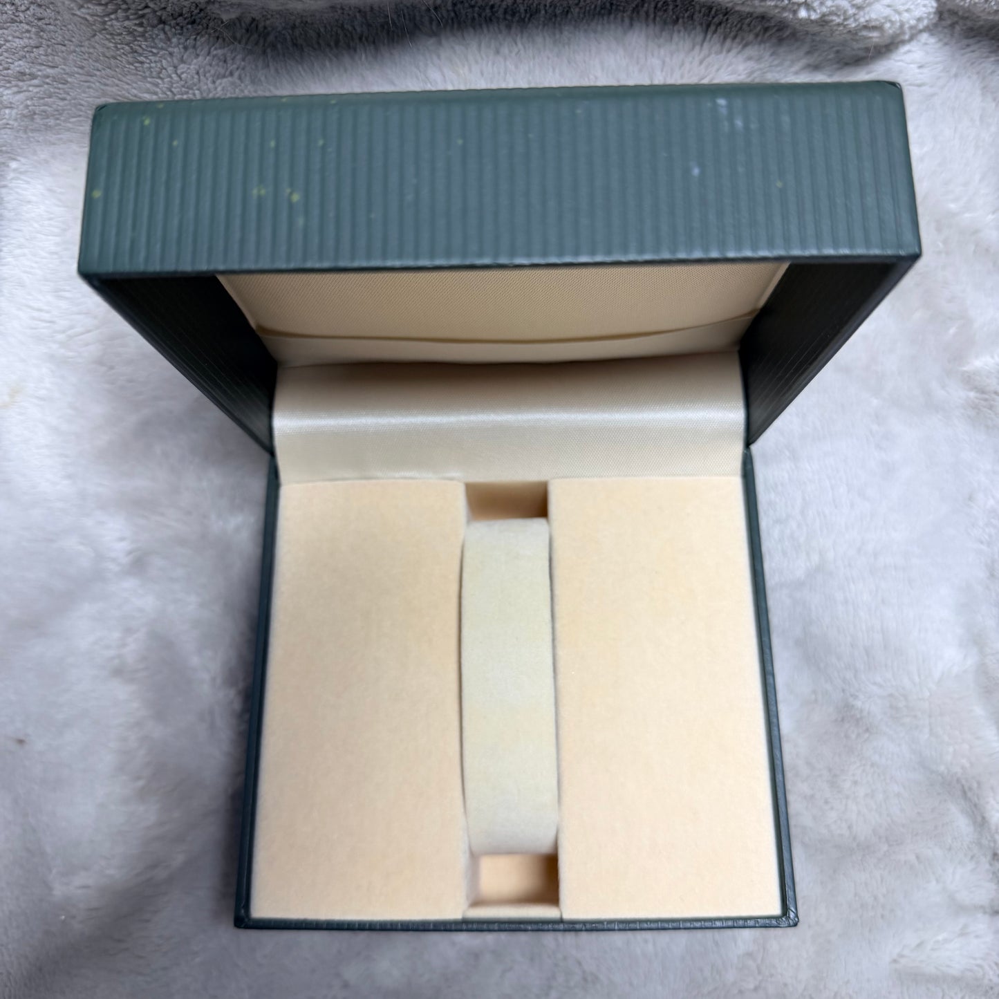 GUCCI Green Box 4.5x4.25x2.75 inches