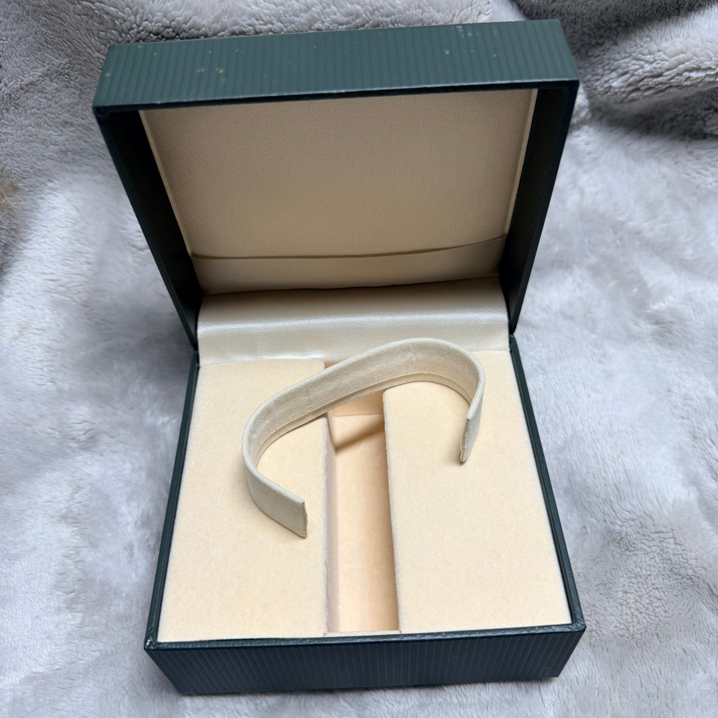 GUCCI Green Box 4.5x4.25x2.75 inches
