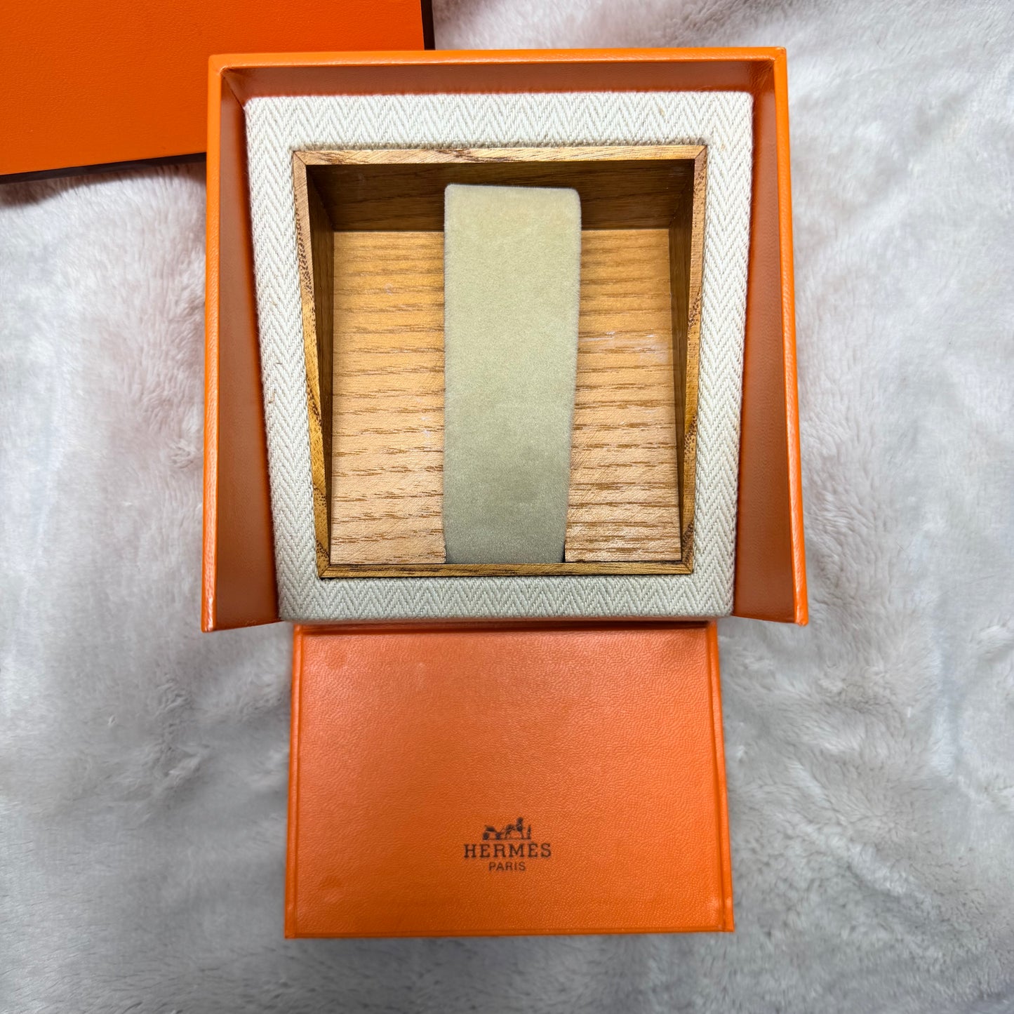 HERMES Box 4.40x4.40x3.10 inches