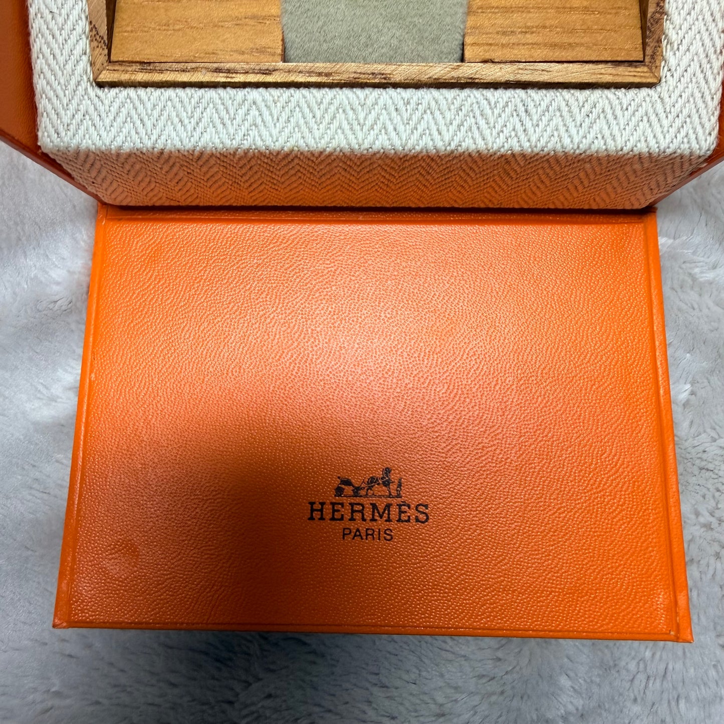 HERMES Box 4.40x4.40x3.10 inches