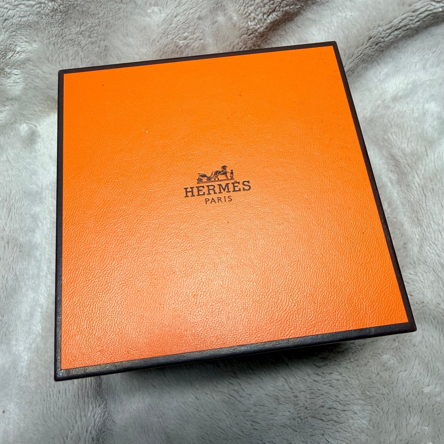 HERMES Box 4.40x4.25x3 inches