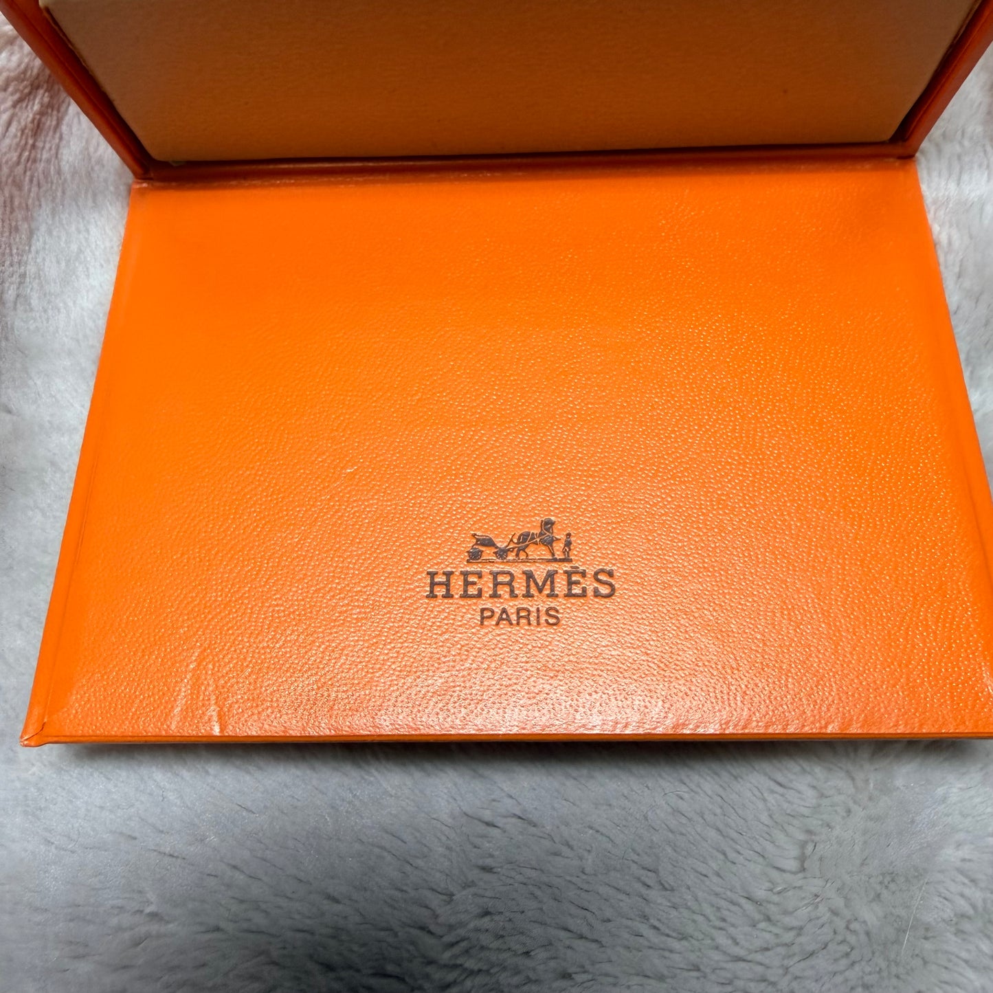 HERMES Box 4.40x4.25x3 inches