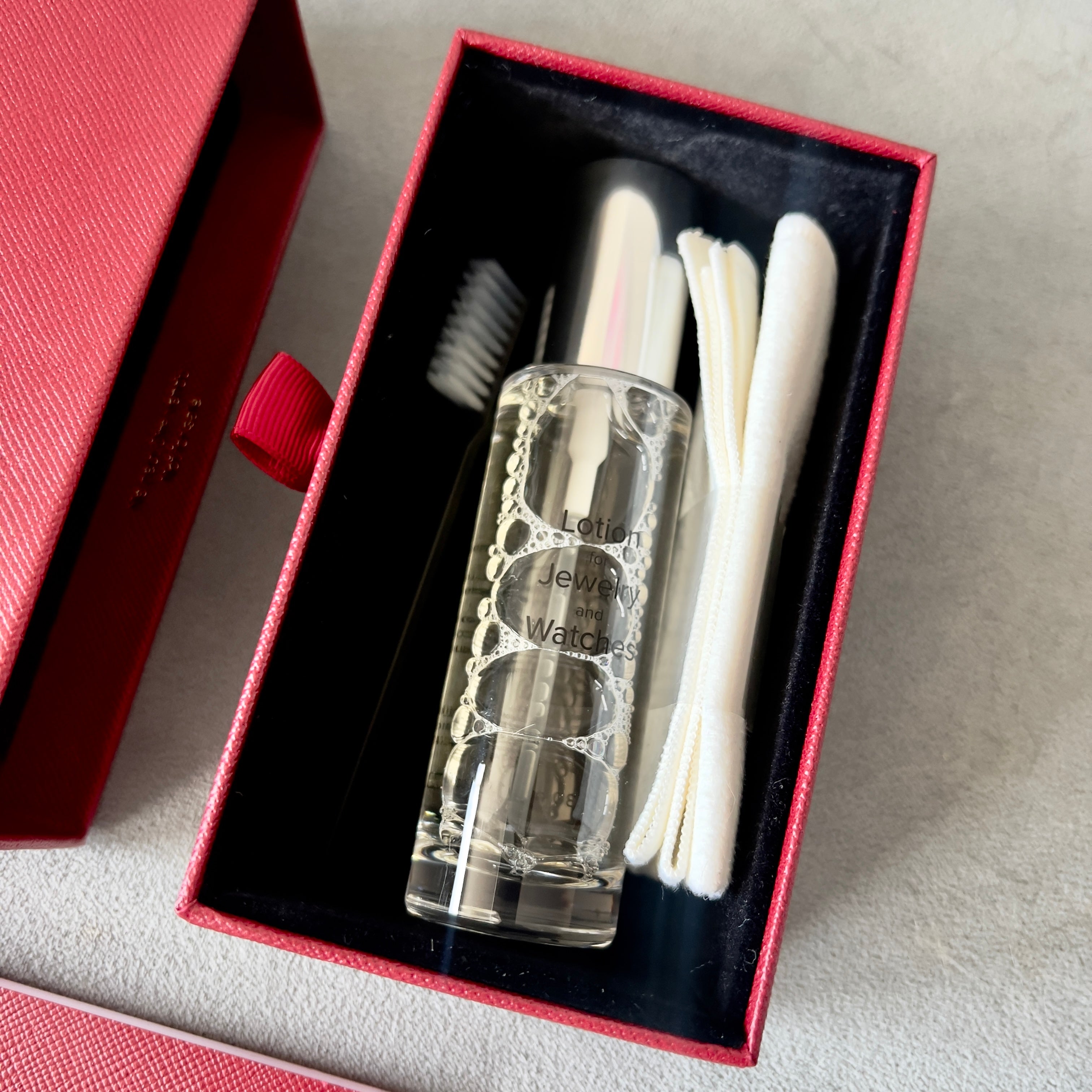 Cartier watch best sale cleaning kit