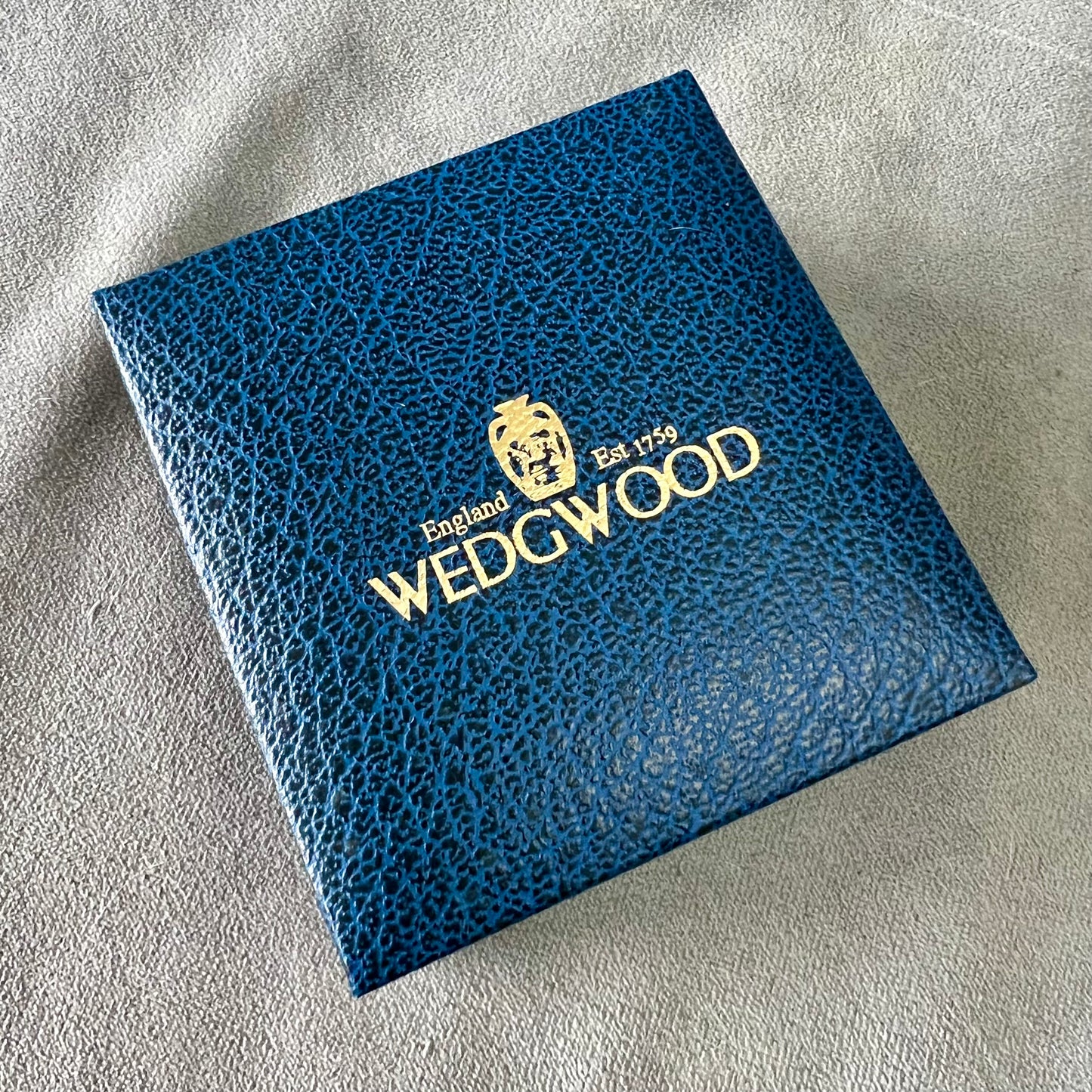 WEDGWOOD Earrings/Necklace Box 3.25x3x1.5 inches