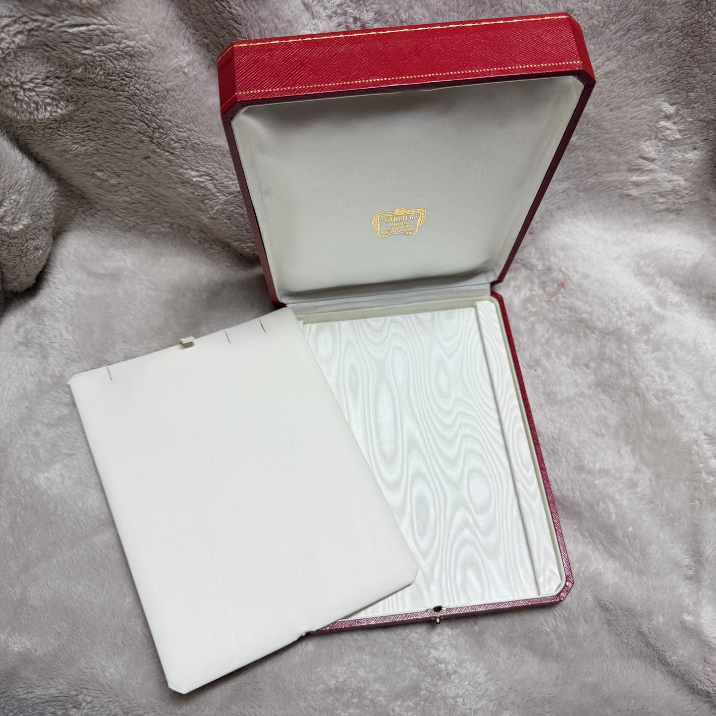 CARTIER Red Necklace box 8x6x1.90 inches