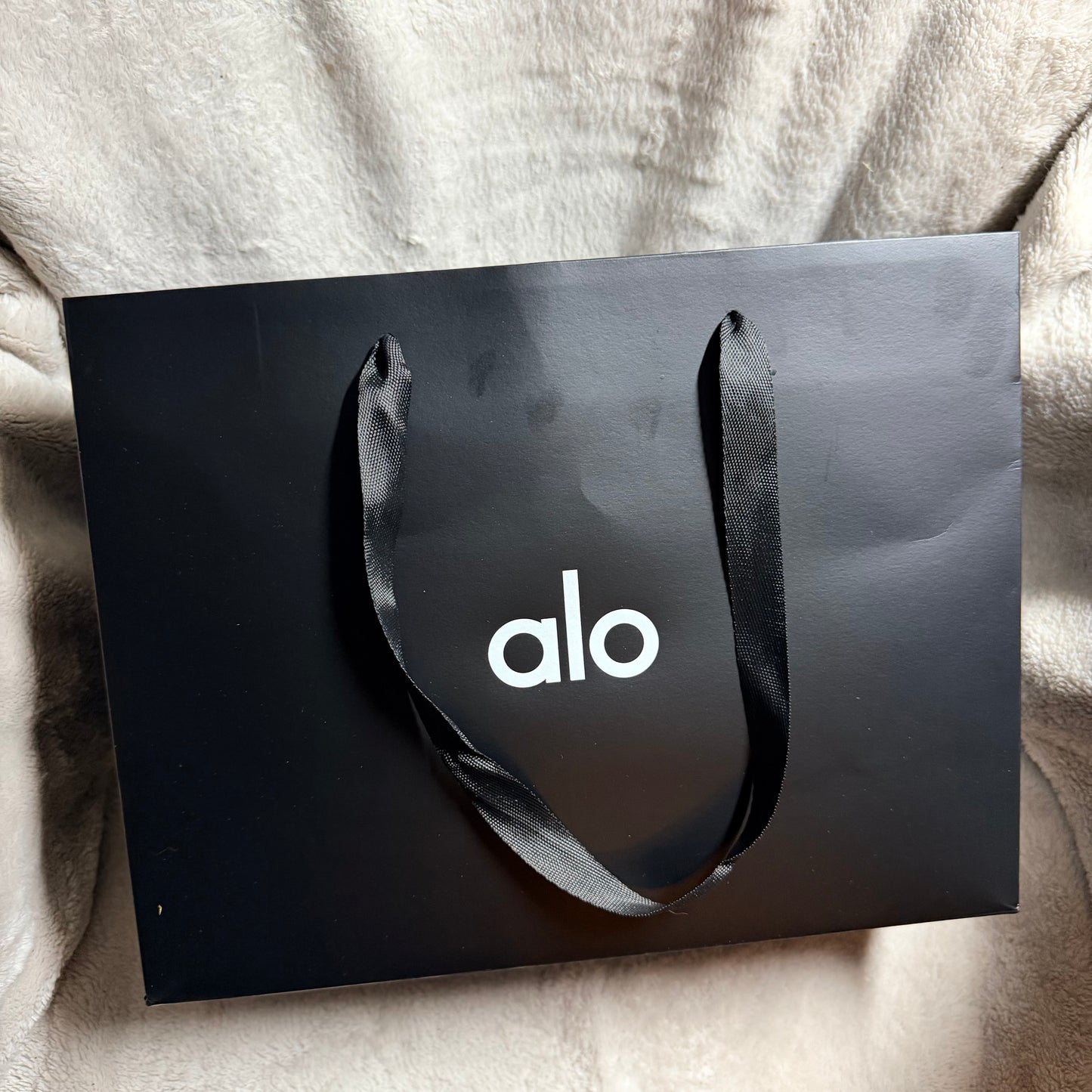 ALO Black Shopping Gift Bag 13.10x10.10x5.20 inches with Original Tissue