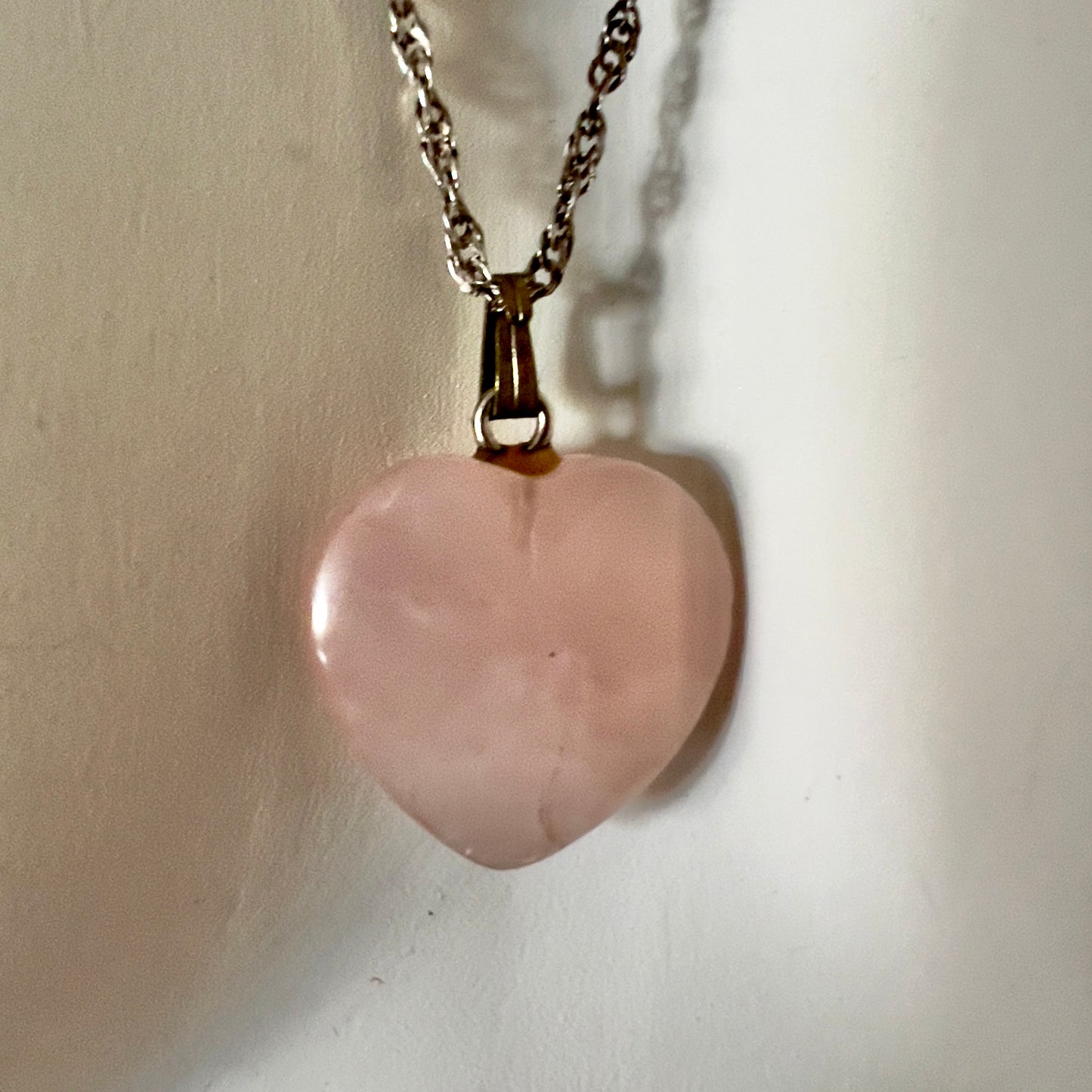 925 Sterling Silver ROSE QUARTZ LOVE PENDANT 27 Inches Long, 6g